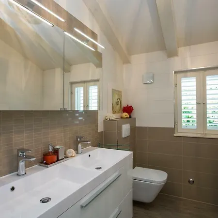 Ani Ariel Apartamento